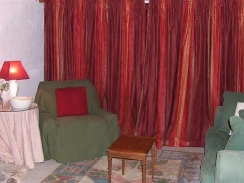 Bank Cottage B&B ニューポート エクステリア 写真